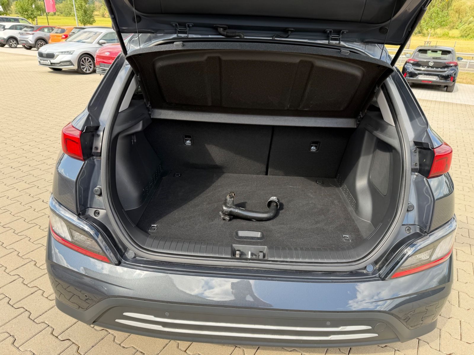 Fahrzeugabbildung Hyundai Kona Elektro°64 kWh°AHK°Navi°Kamera°SOH 97%