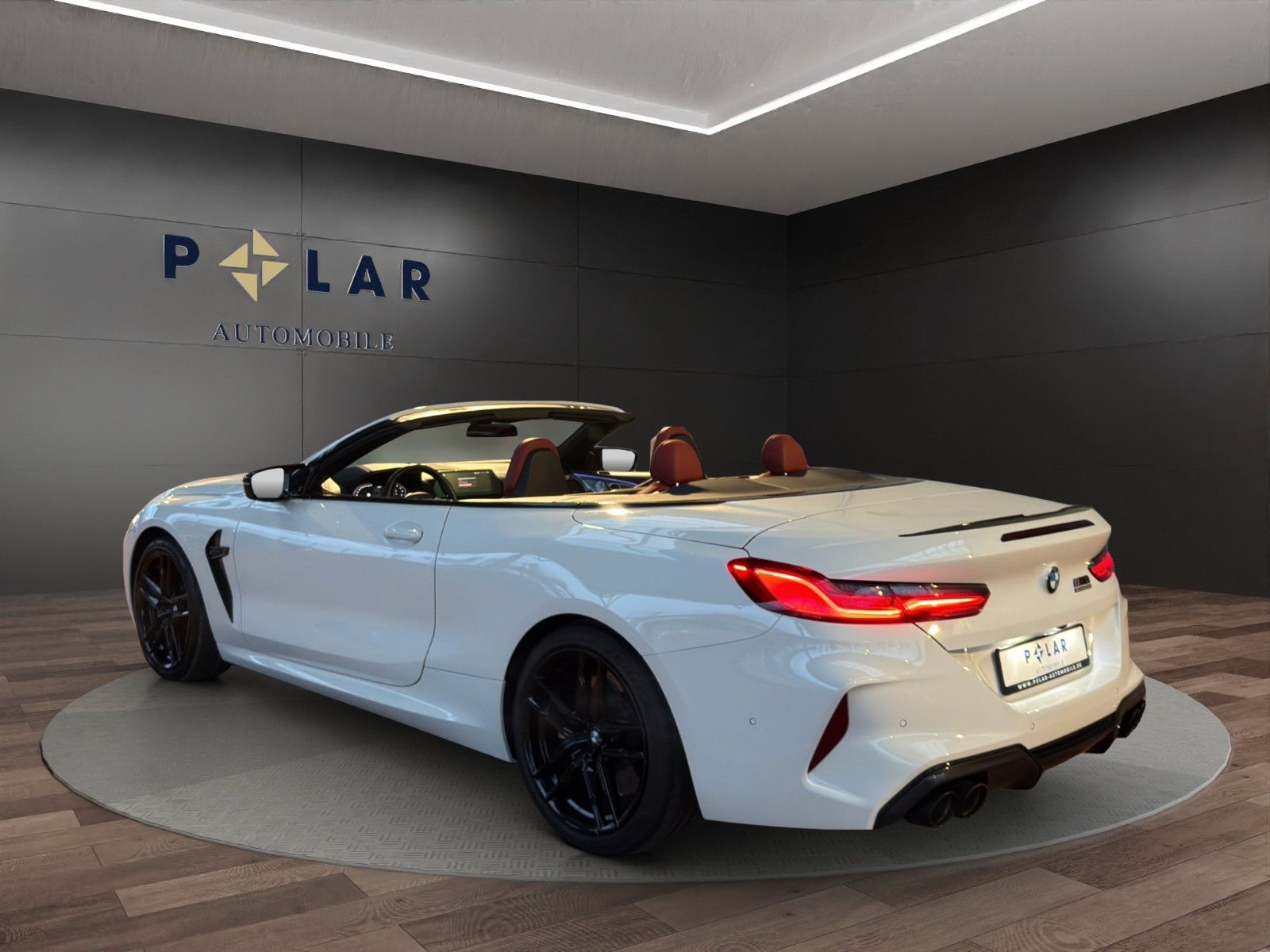 Fahrzeugabbildung BMW M8 Comp xDrive B&W/Keramik/SportAGA/Carbon/Laser