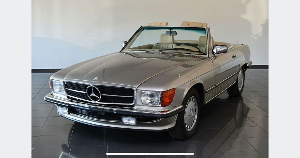 Mercedes-Benz SL 560