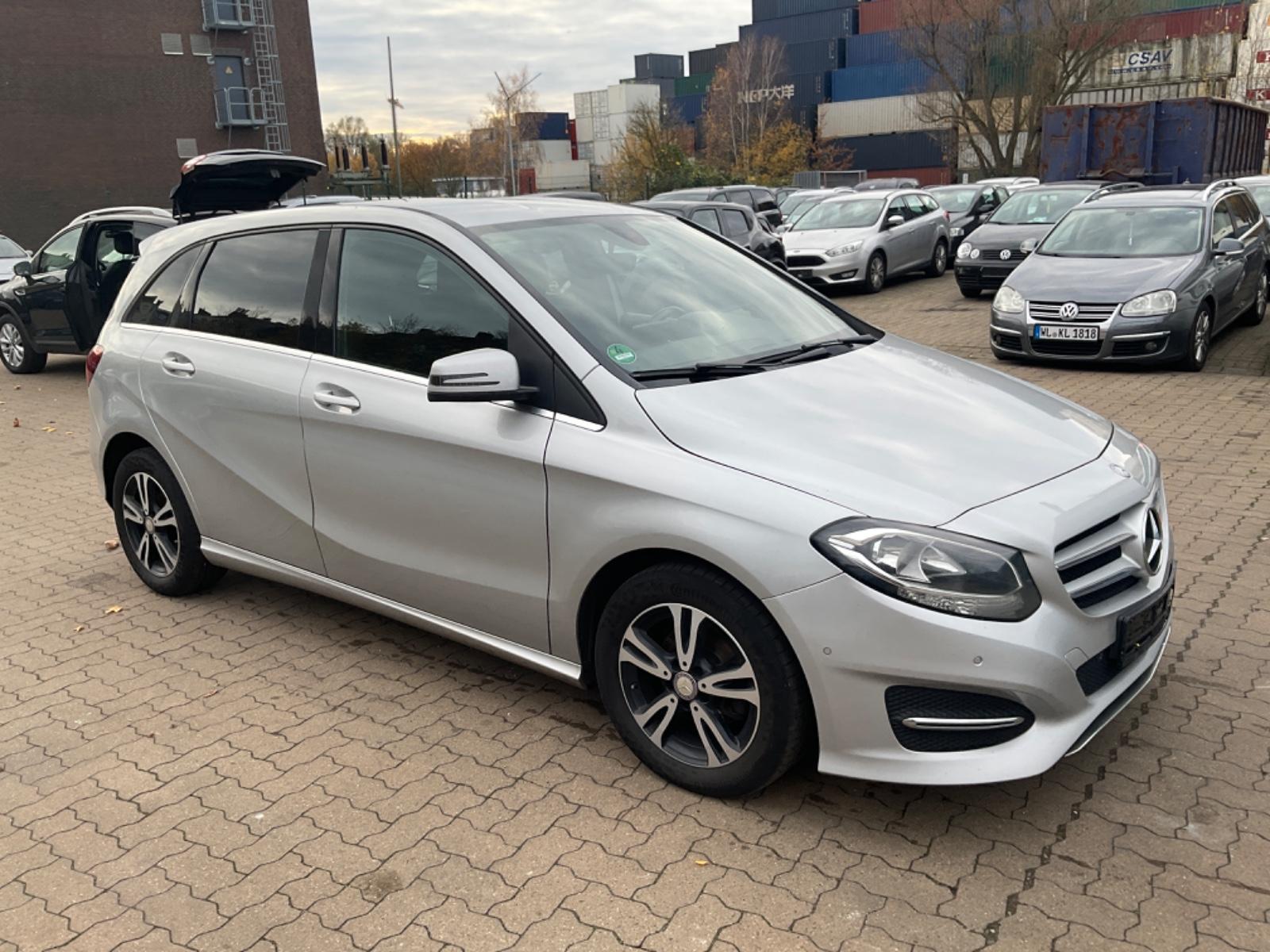 Mercedes-Benz B 180