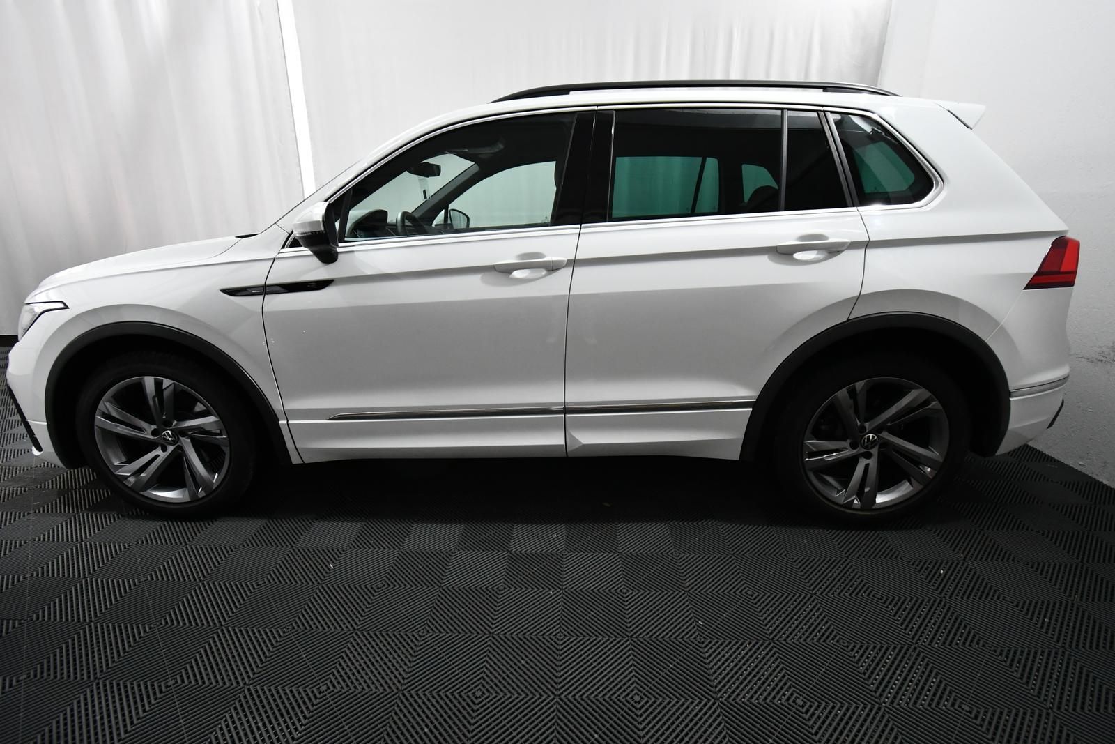 Volkswagen Tiguan R-Line, AHK, ACC, M-LED, 19", R-View imagem 2