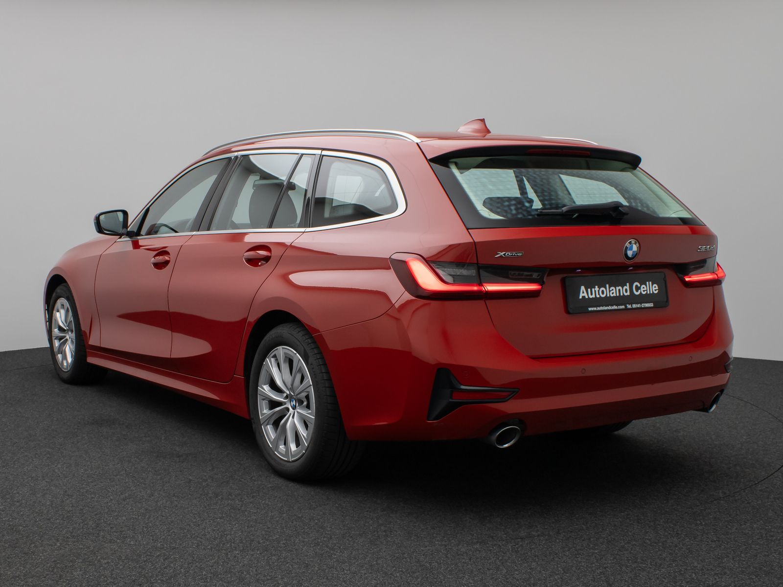 Fahrzeugabbildung BMW 320d  xD Laser DAB Fernlichtassist Komfort Alarm
