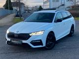 Skoda Octavia Combi RS*Navi*ACC*RFK*Autom.*HUD*CarPlay - Skoda Octavia: Winterreifen