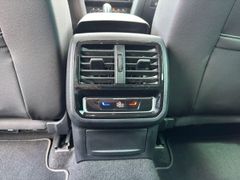 Fahrzeugabbildung Volkswagen Passat Var. 2.0TDI DSG Elegance AHK MATRIX ACC