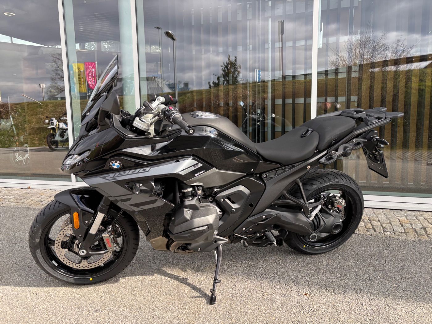 Fahrzeugabbildung BMW R 1300 RS Triple Black 4 Pakete