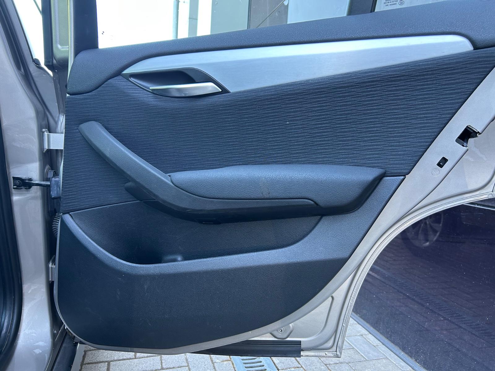 BMW X1 xDrive20d 184 ch • Boîte auto • 4x4 • GPS • Attelage • Sièges électriques chauffants