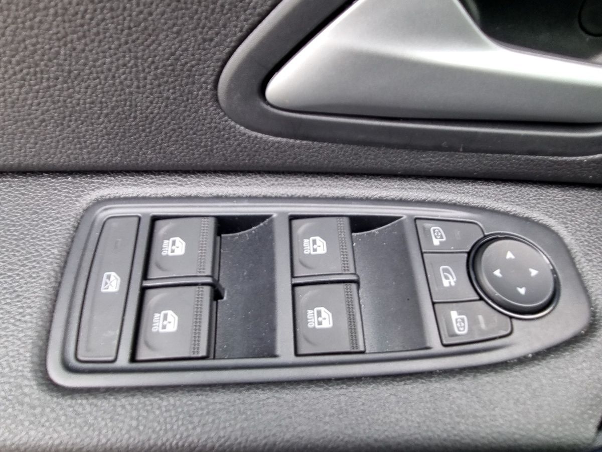 Fahrzeugabbildung Dacia Duster Journey TCe 130 4x4