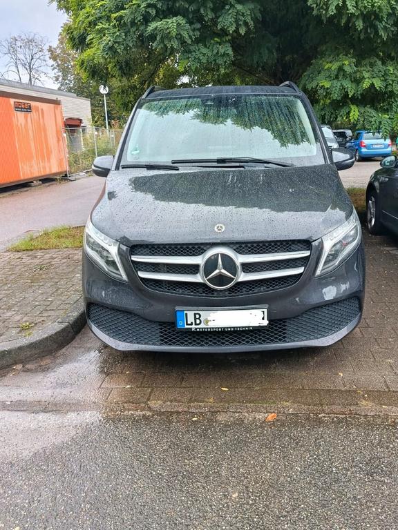 Mercedes-Benz V 220