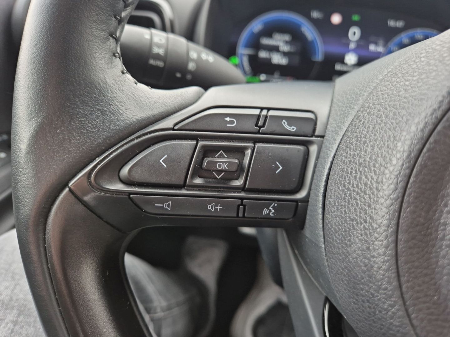 Fahrzeugabbildung Toyota Yaris Hybrid Premiere Edition 1.5 Dual-VVT-iE EU