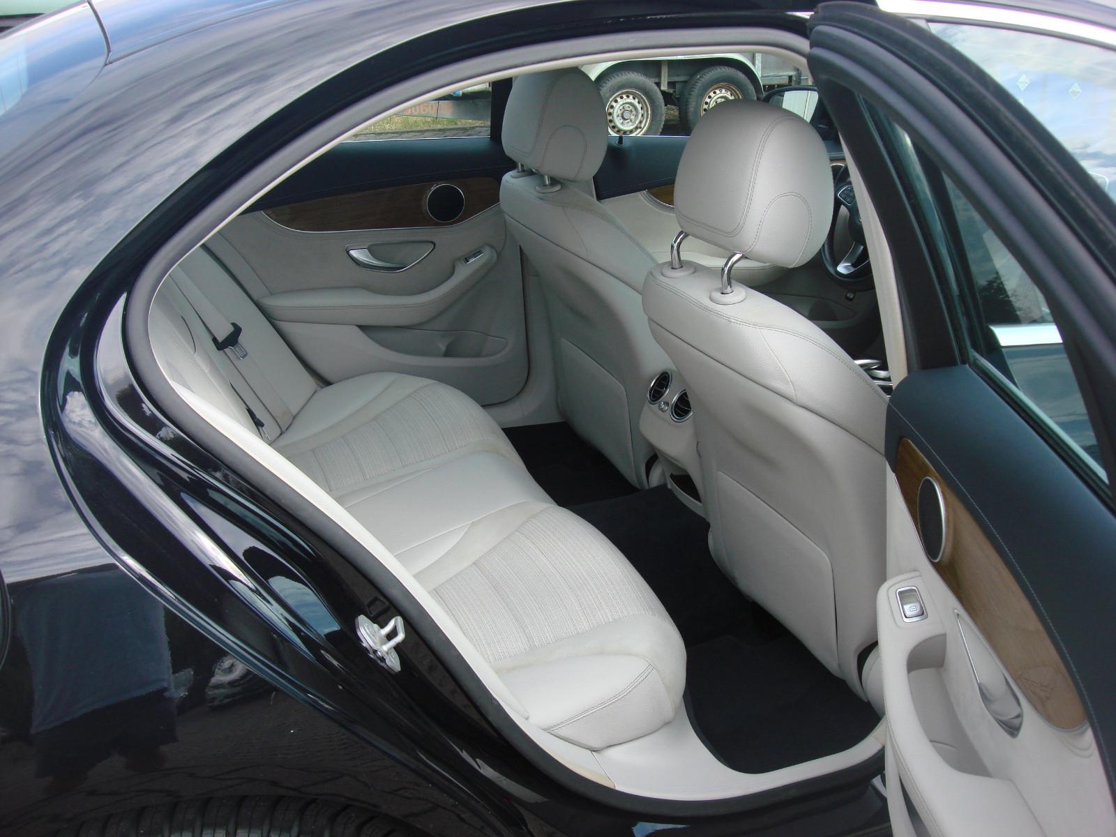 Mercedes-Benz C 180 CGI Lim. Exclusive*Comand*LED*PDC*SHZ*TÜV*