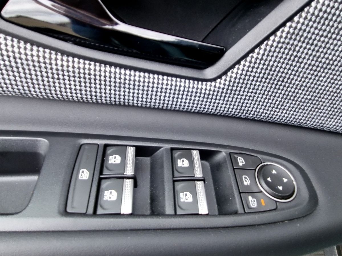 Fahrzeugabbildung Renault R 4 E-Tech elektrisch Iconic 150 Comfort Range