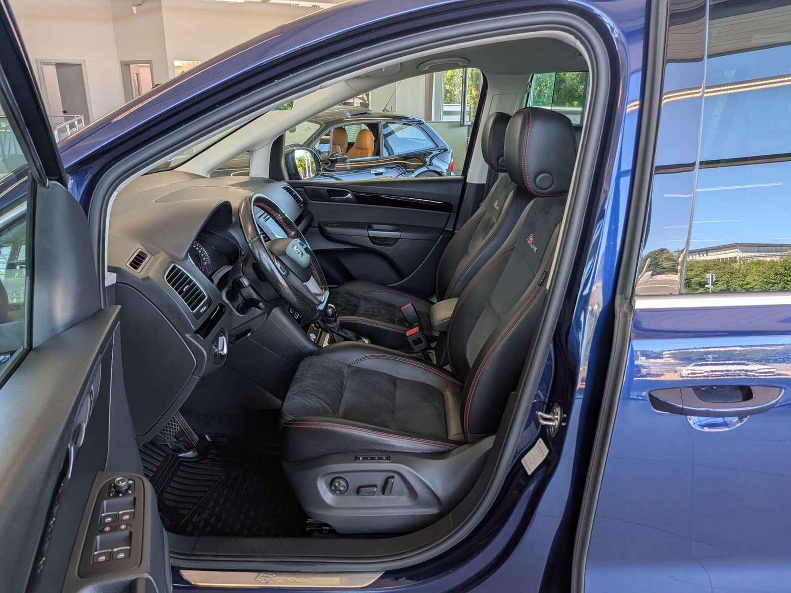 Fahrzeugabbildung SEAT Alhambra FR-Line Allrad BI-Xenon Cam 7-Sitz AHK
