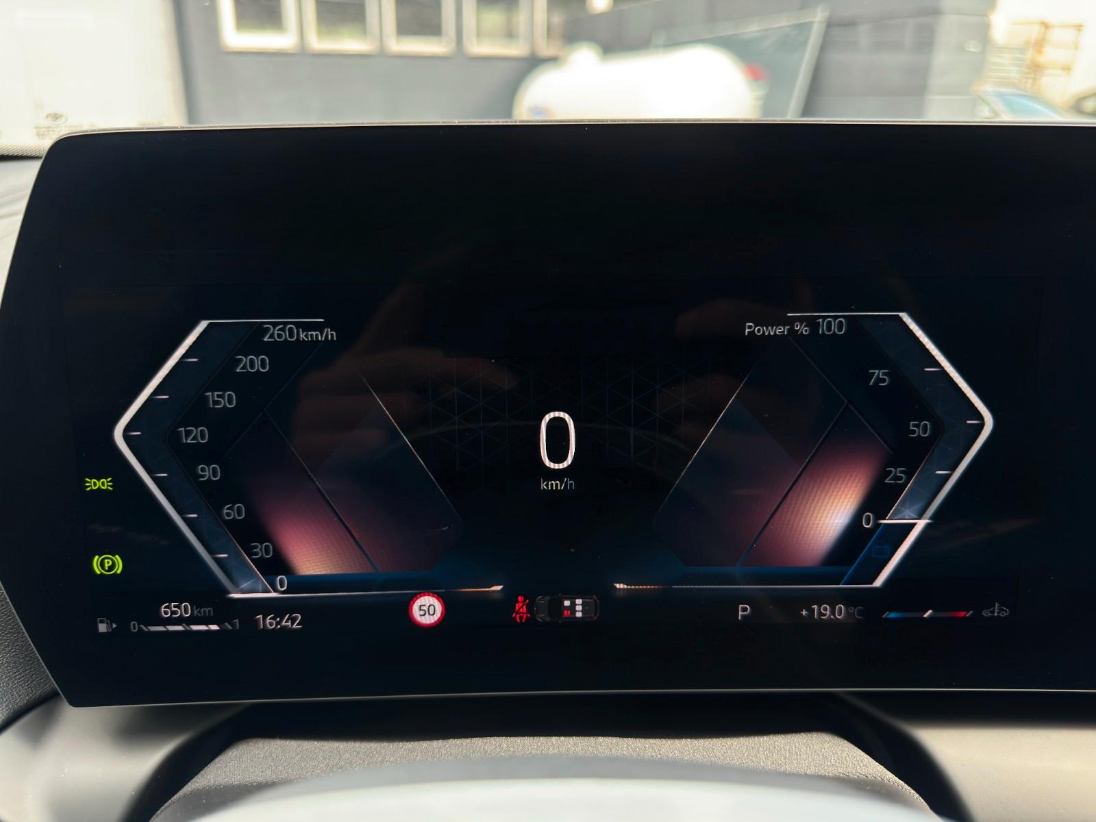 BMW 1 Series i Aut. Adap. LED CAM SHZ LHZ KZG CarPlay, миниатюра 15