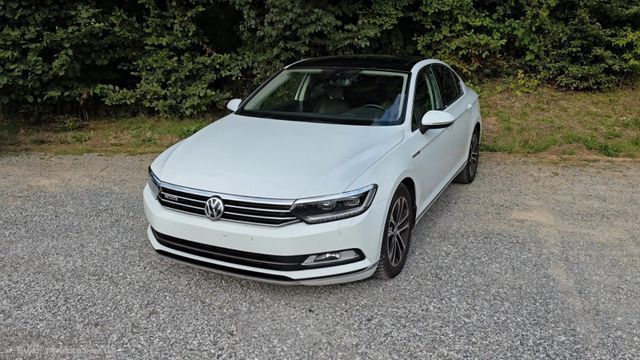VW Passat 2.0 TDI SCR 140kW DSG 4MOTION Highlin...