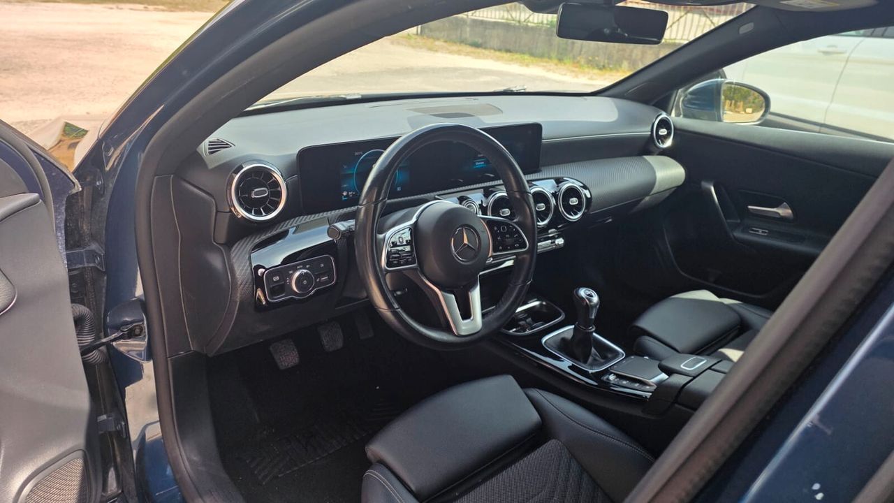 Mercedes-Benz Mercedes-benz A 180 d Sport imagem 2