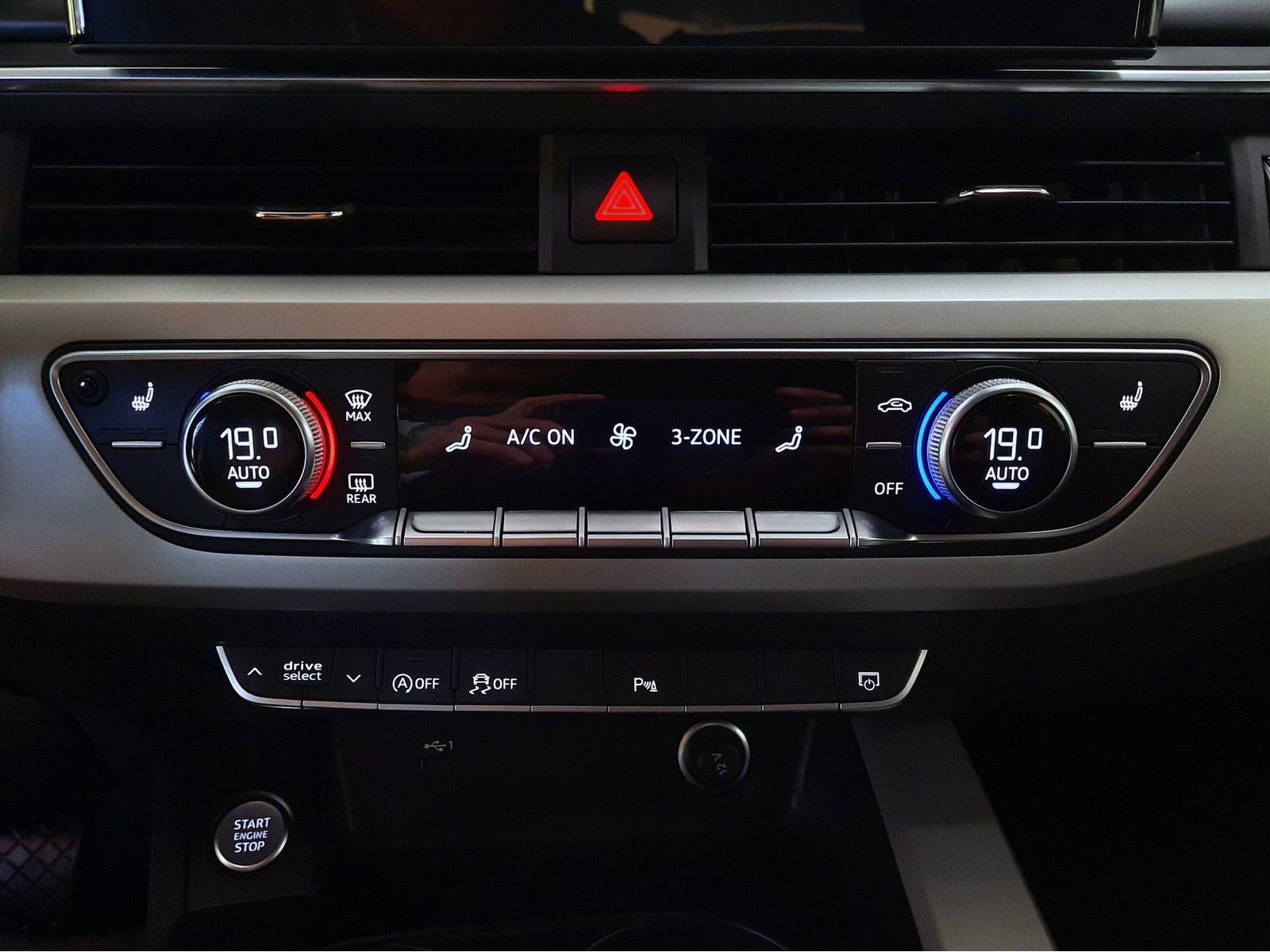 Fahrzeugabbildung Audi A4 Avant 40 TFSI S-line S-tronic *Navi*PDC*LED*