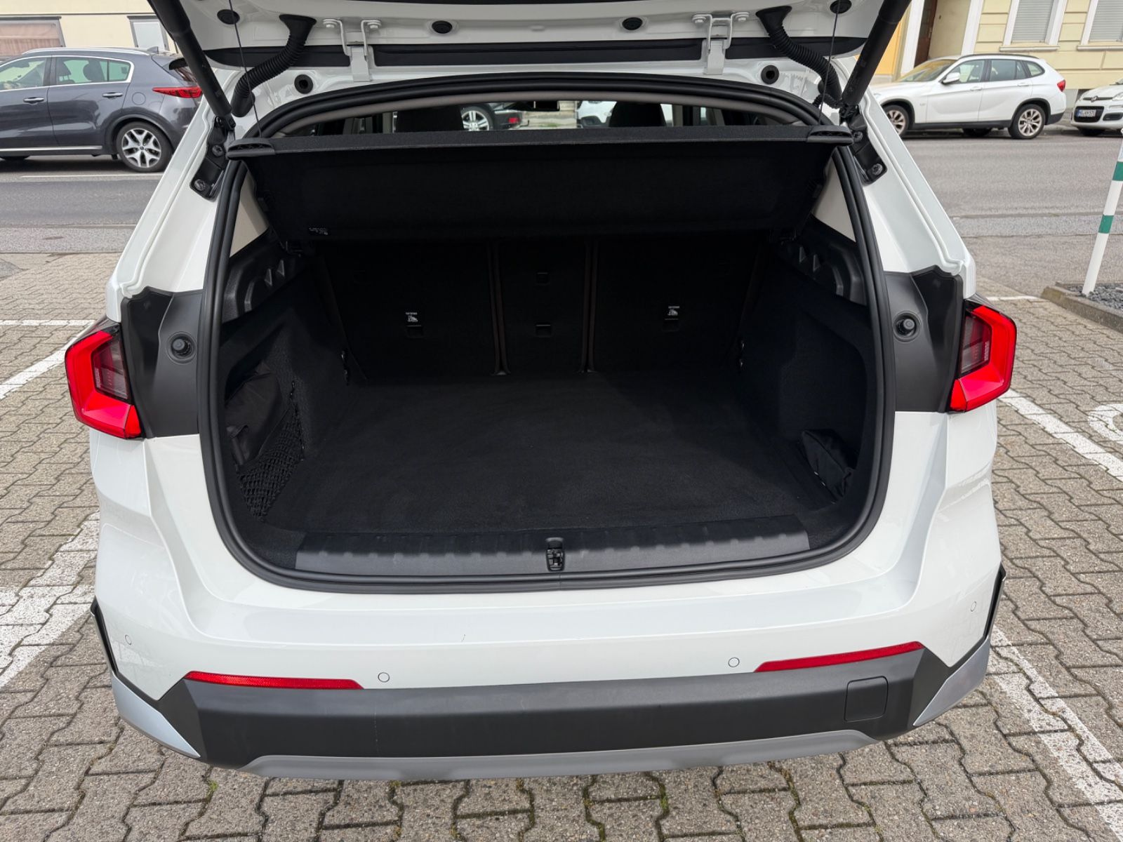 Fahrzeugabbildung BMW X1 23 d xDrive PANO TOTWINKEL KAMERA LEDER LED
