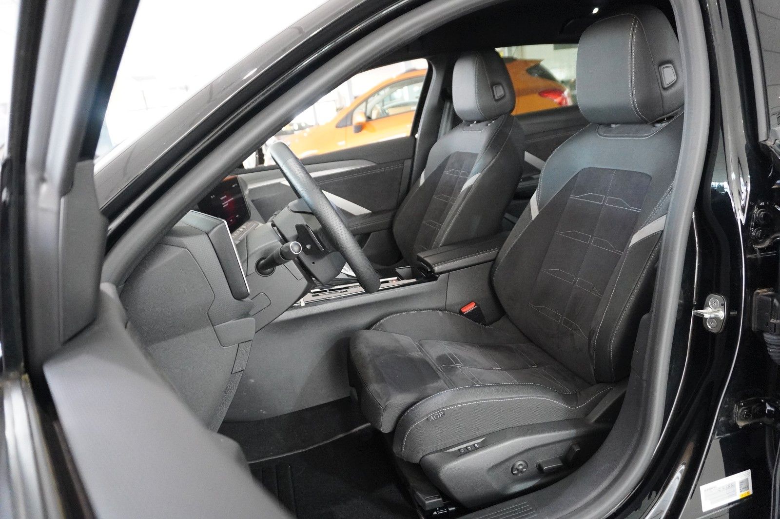 Fahrzeugabbildung Opel Astra L Lim. 1.6 HYBRID GS SPORT NAVI/360°/SPORT