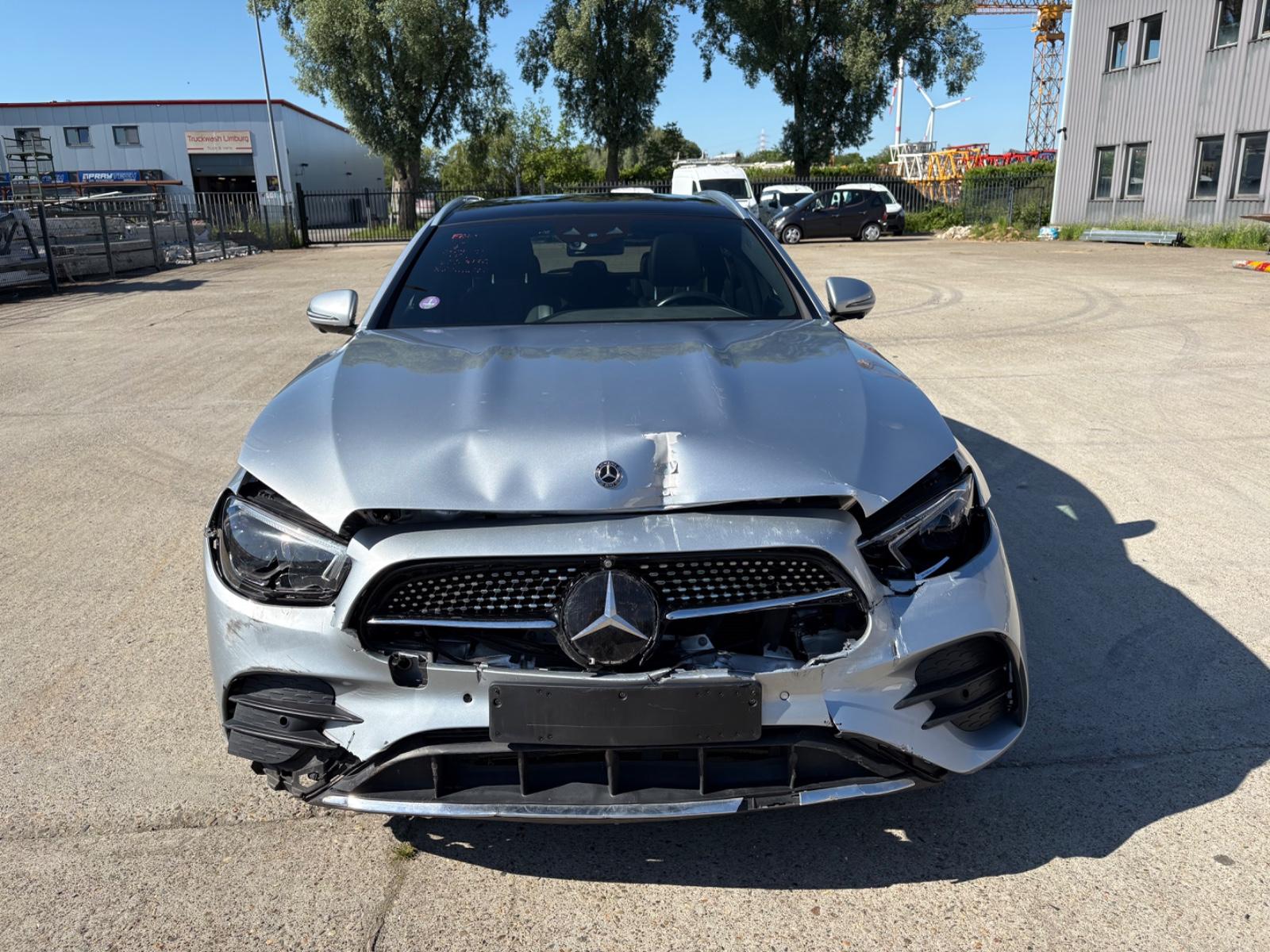 Mercedes-Benz E 300DE KOMBI FACELIFT / PLUG-IN-HYBRID