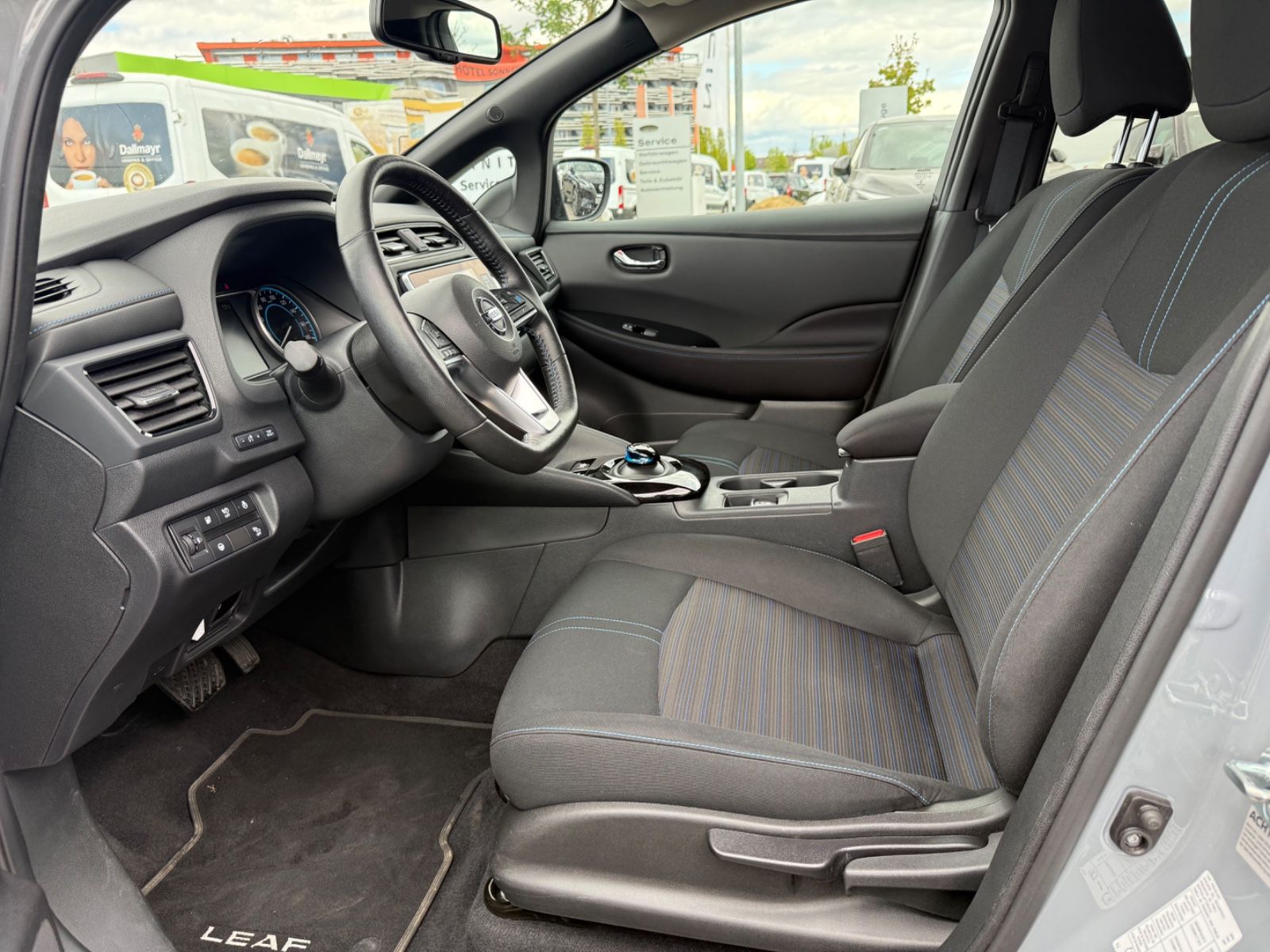 Fahrzeugabbildung Nissan Leaf N-Connecta - 360°, LED, Winter-P.,SOH96%