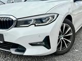BMW 320d xDrive SPORT LINE Navi Laser Standhz Leder - BMW 3er Reihe: Allradantrieb
