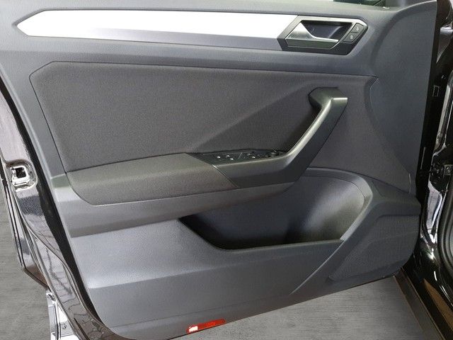 Fahrzeugabbildung Volkswagen T-Roc Life 1.5 TSI DSG Kamera LED ACC SitzHz