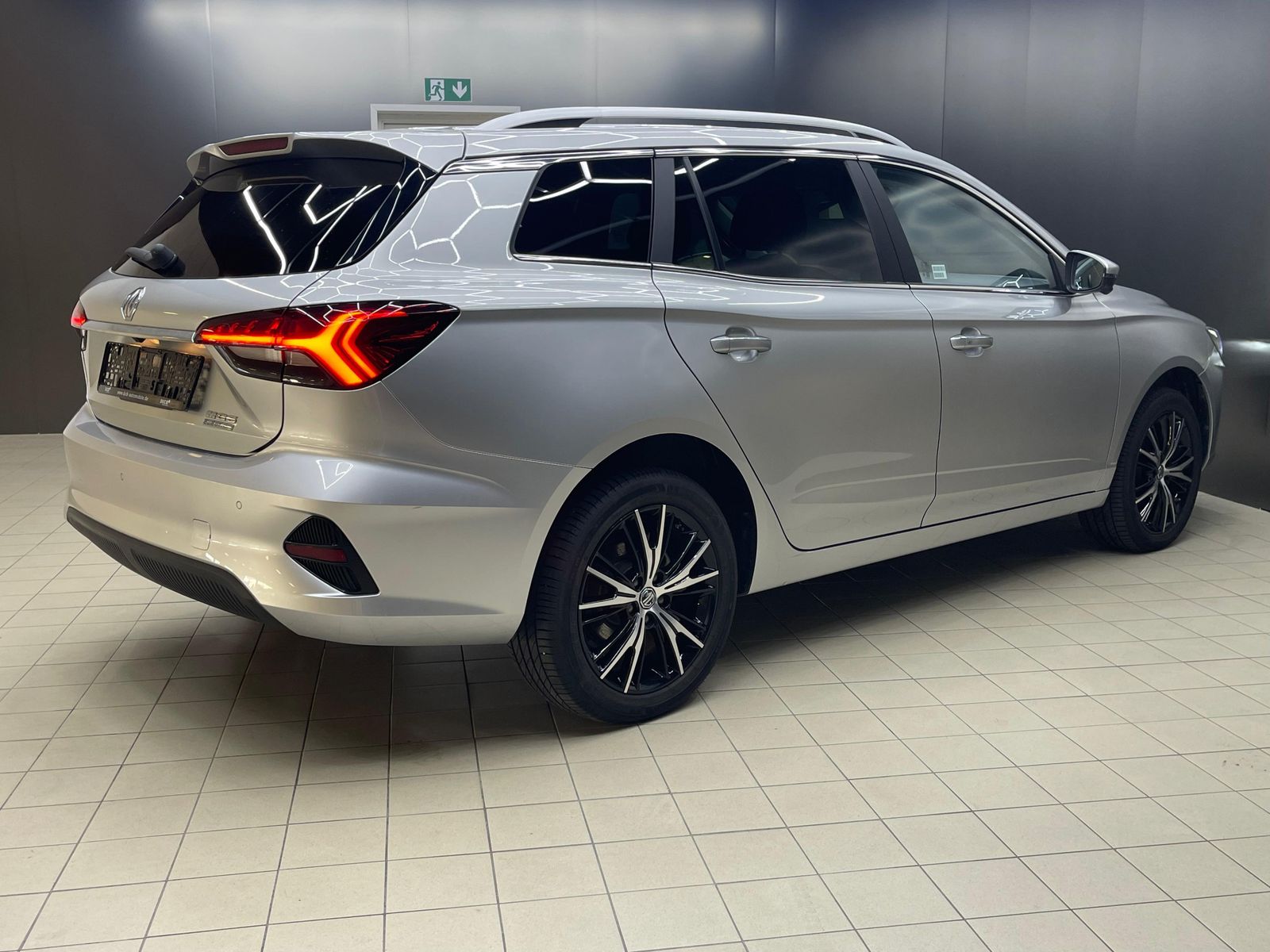 Fahrzeugabbildung MG MG5 61 KWH Luxury NAVI+LED+SHZ+DAB+ACC+360°+DAB+