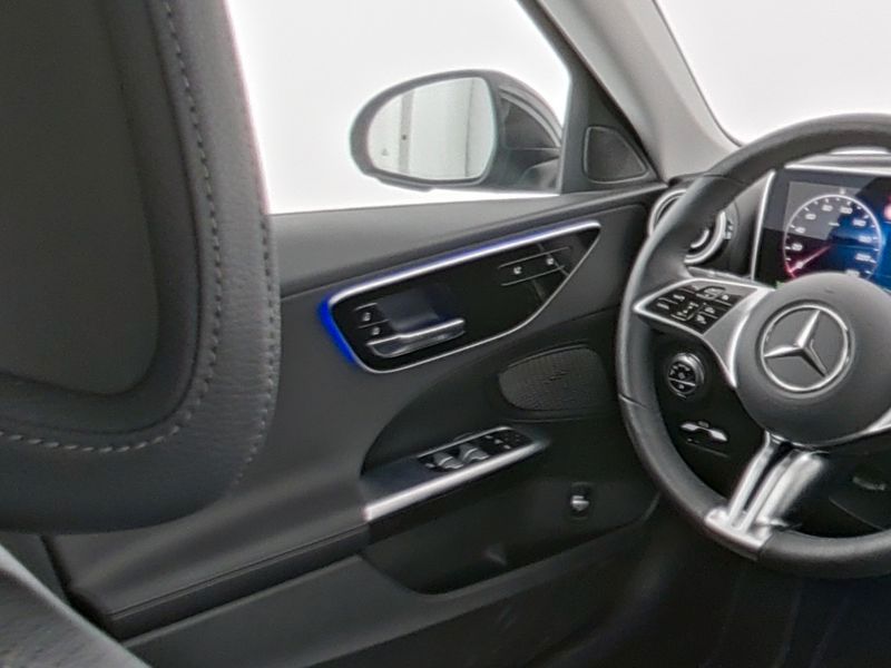 Fahrzeugabbildung Mercedes-Benz C 180 T Avantg. Distronic+ Sitzklima 360° Ambie.