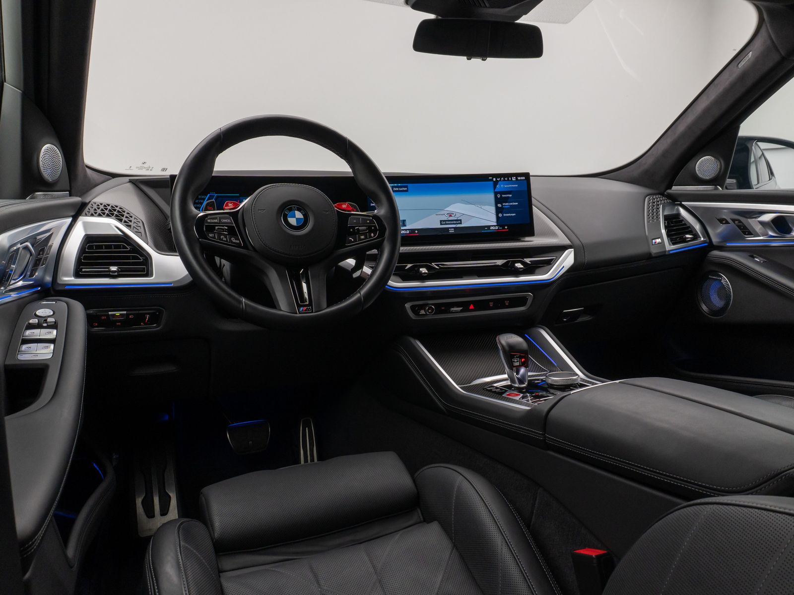 Fahrzeugabbildung BMW XM 360° HUD DAB B&W Massage SoftCl AHK 22" Voll