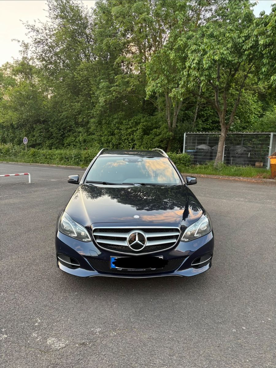 MERCEDES-BENZ E 220 BlueTEC BE T Edition AVANTG. Auto. Edi...