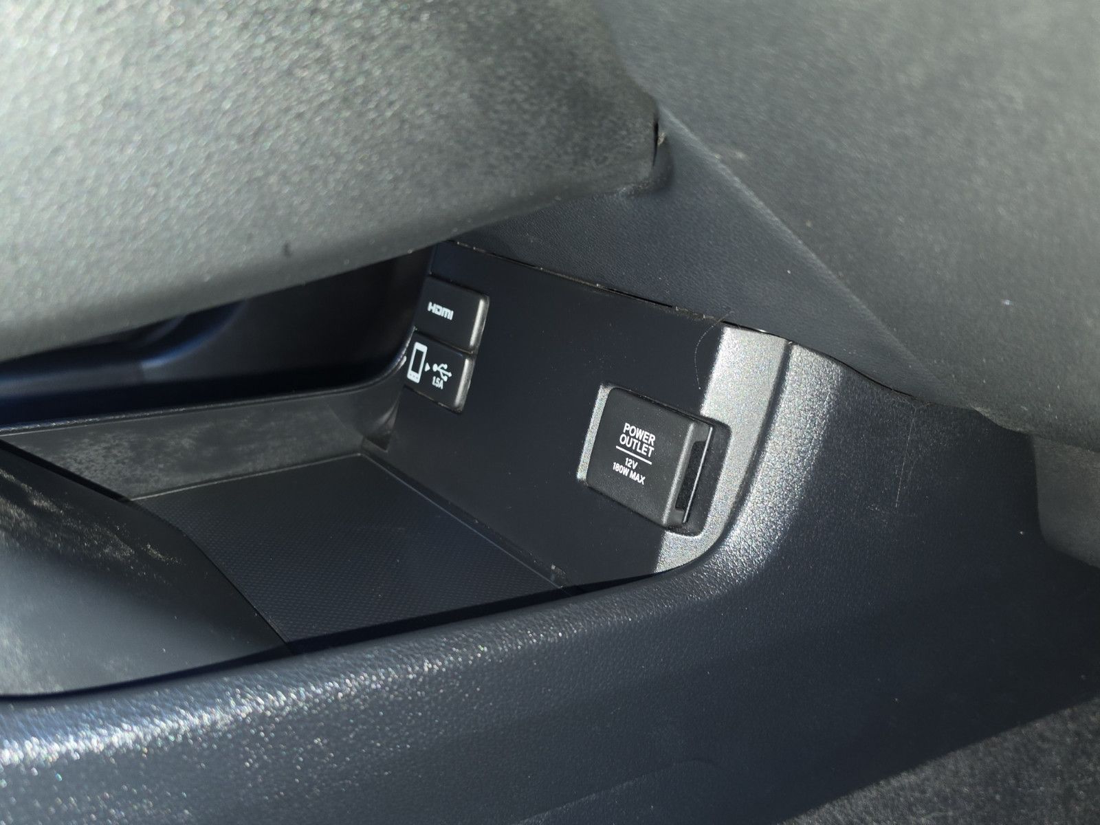 Fahrzeugabbildung Honda Civic Lim. 5-trg. 1.0 Comfort Sport NAVI LED ACC