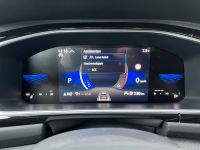 Volkswagen T-Roc 2.0 TDI DSG R-Line 2.HD NAV KAM AHK 2J GAR bei Autohaus Landmann & Maier OHG