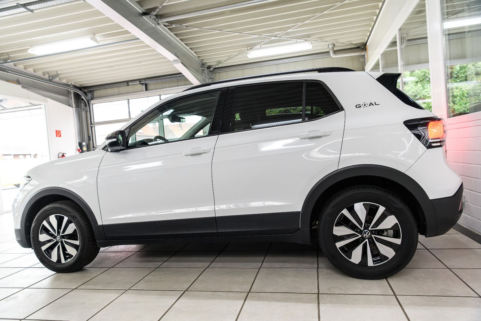 Fahrzeugabbildung Volkswagen T-Cross Goal 1.0 TSI DSG LED+AHK+KAMERA+KEYLESS
