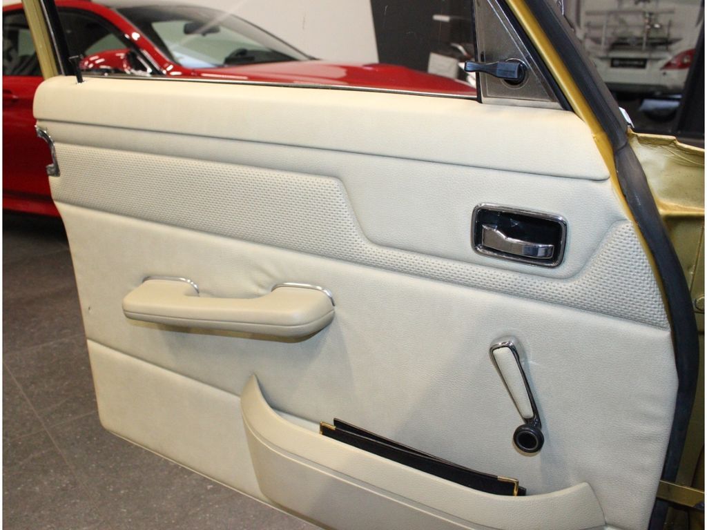 Fahrzeugabbildung Mercedes-Benz 200 W 115 Strich 8*Voll Restauriert*Note 2+