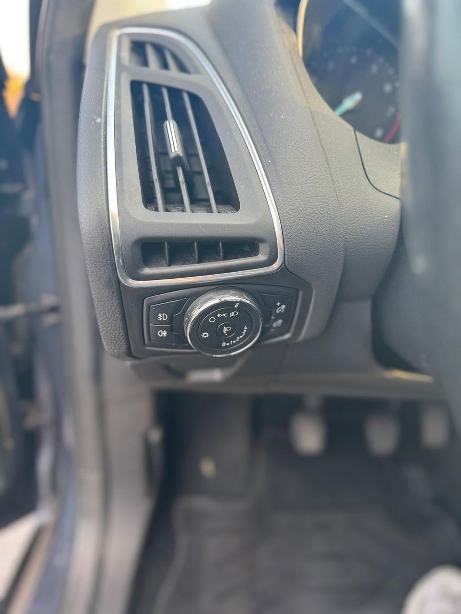 Ford Focus 2014 — photo 8