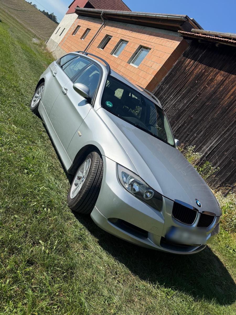 BMW 320
