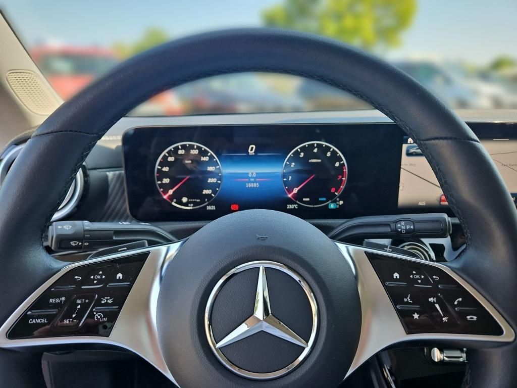 Fahrzeugabbildung Mercedes-Benz CLA 180 Coupé Progressive ACC Totw. Memo KeyLess