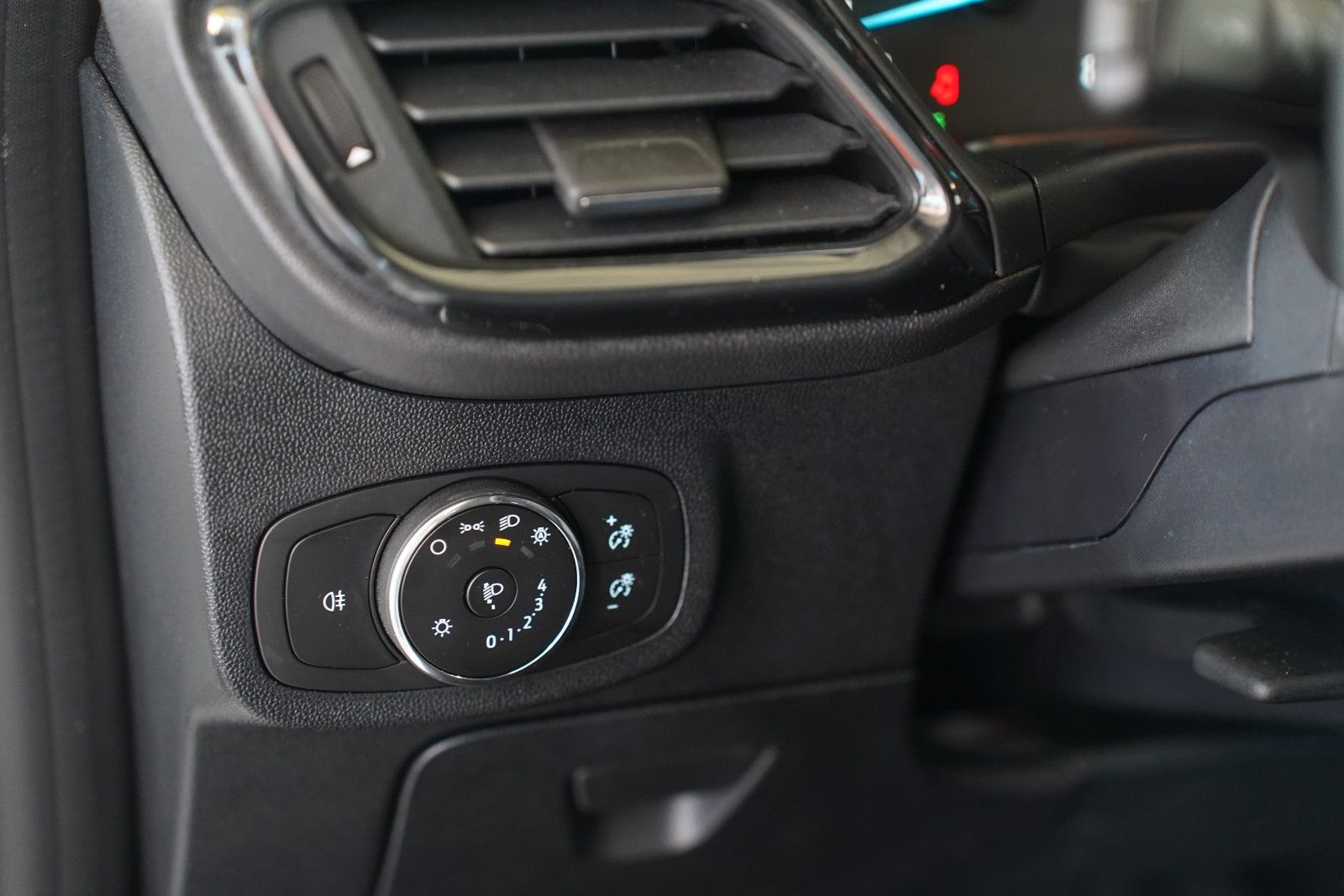 Fahrzeugabbildung Ford Fiesta ST-Line Hybrid*WINTER-P*LED*ASSISTENZ-SYS