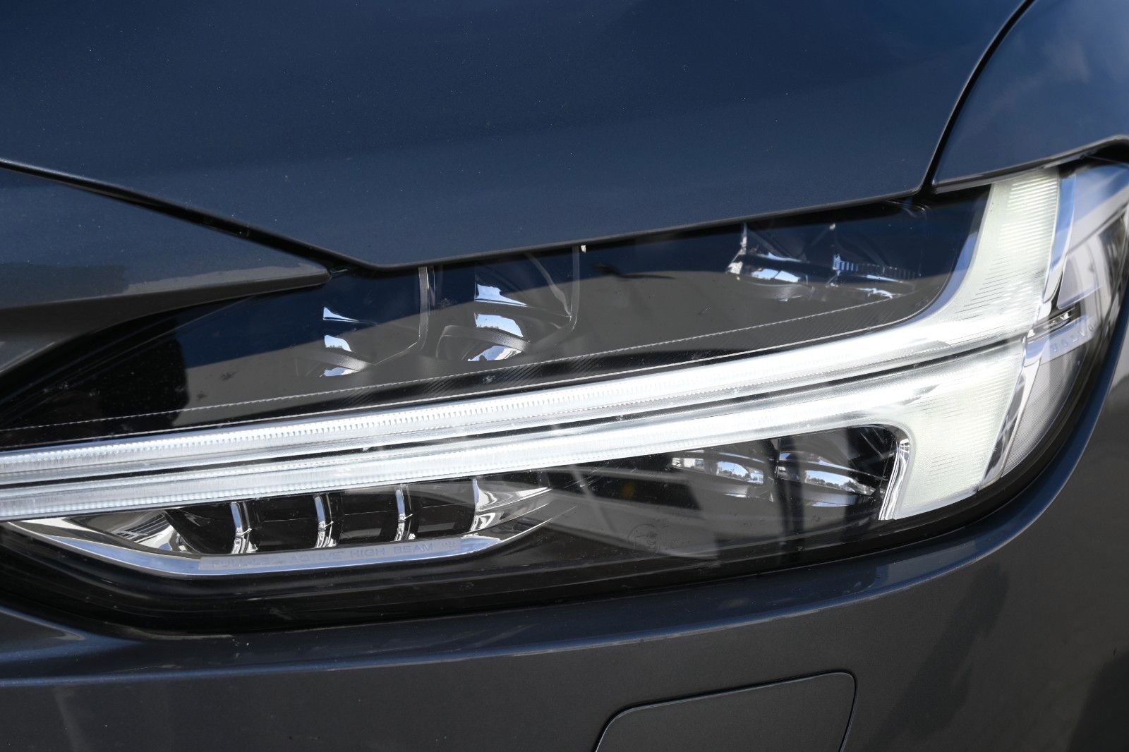 Fahrzeugabbildung Volvo S90 Lim.R-Design Plug-In Hyb. AWD*B&W*LUFT*MASS*