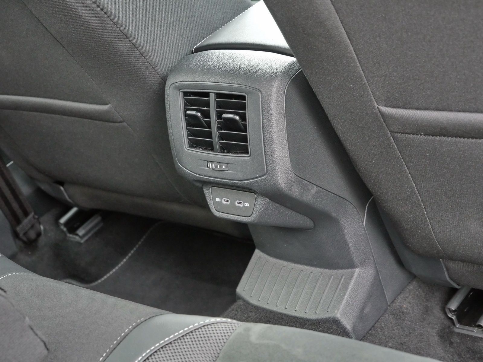 Volkswagen T-Roc - Bild 17