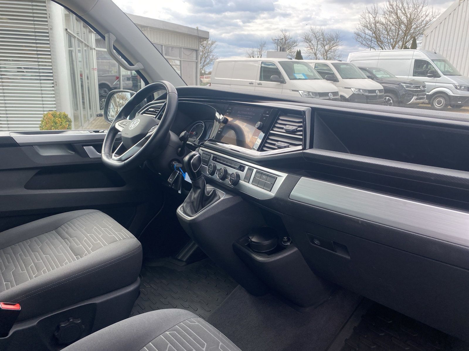 Fahrzeugabbildung Volkswagen T6 Multivan 2.0 TDI DSG LED STANDHZG KAMERA ACC