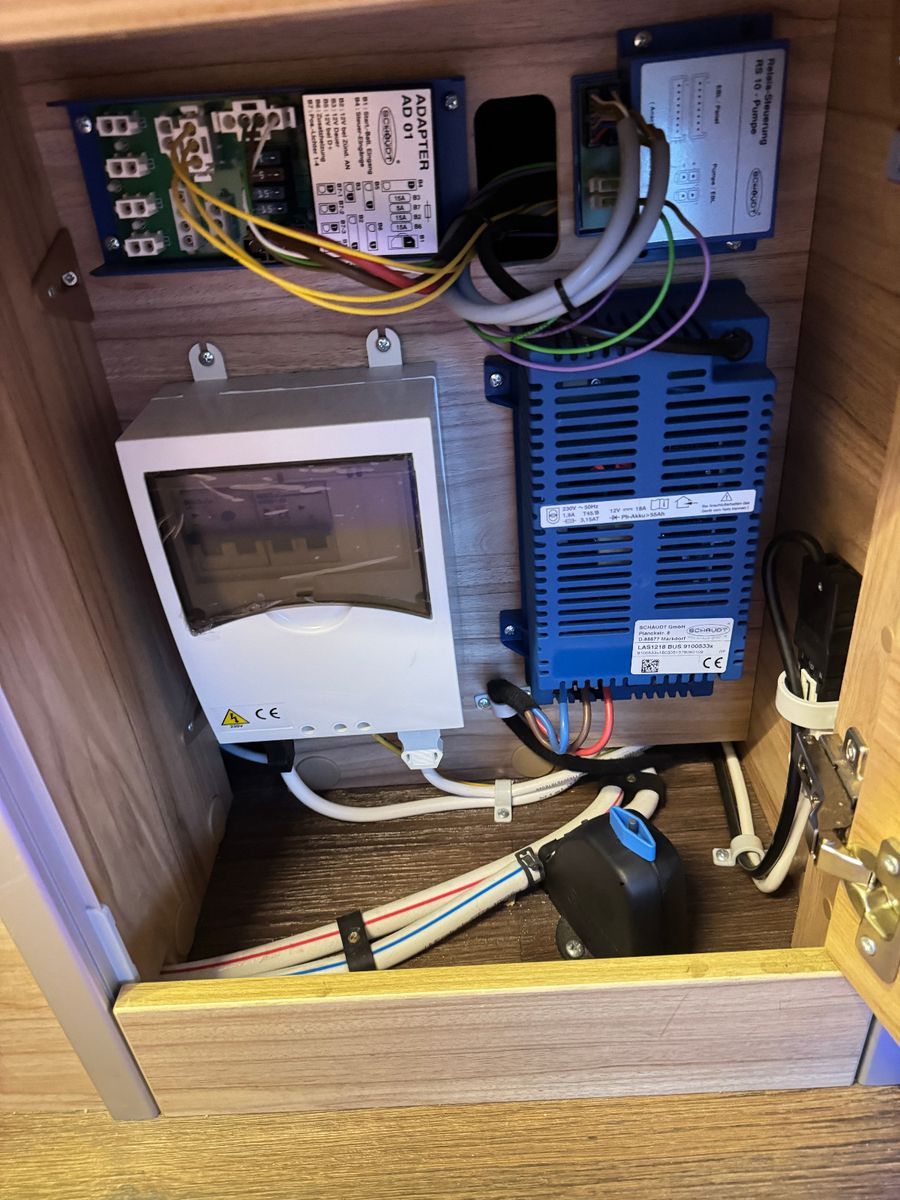 Fahrzeugabbildung HYMER / ERIBA / HYMERCAR YOSEMITE 600 CROSSOVER FIAT SCHLAFDACH LÄNGSBETT