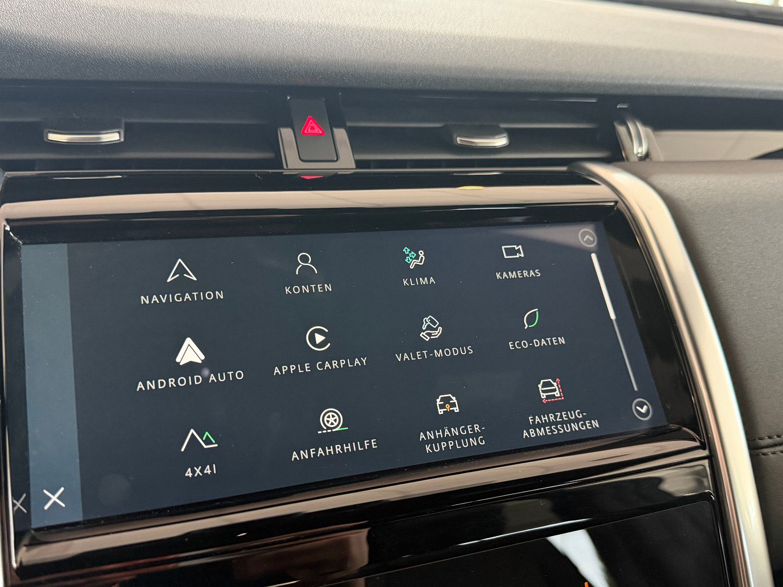 Fahrzeugabbildung Land Rover Discovery Sport S /360°KAM/ACC/NAVI/SHZ/L-HEIZUN