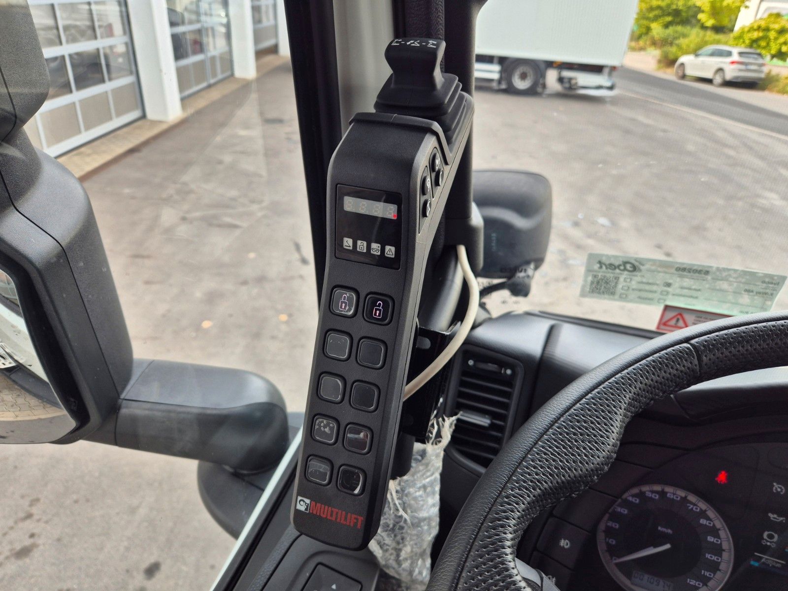 Fahrzeugabbildung Iveco X-Way AT300X48Z/P HR OFF 6x4 Hiab Winterdienst