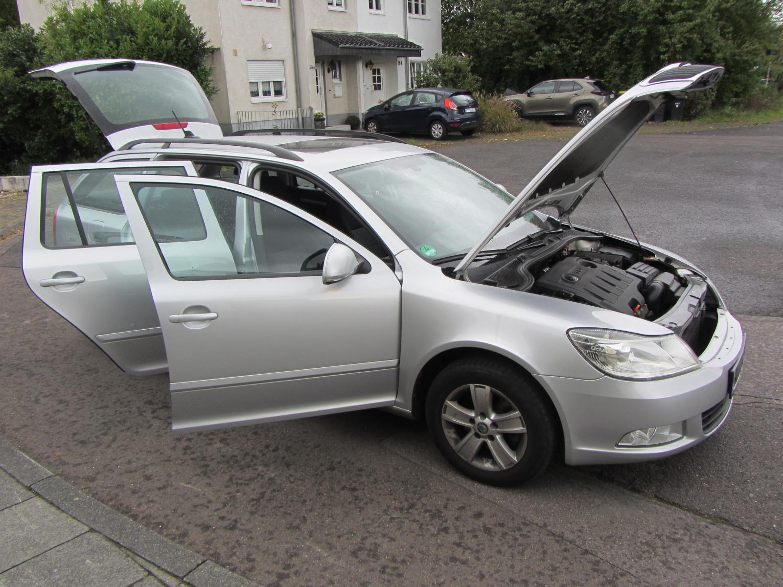 Skoda Octavia 2011 — photo 8