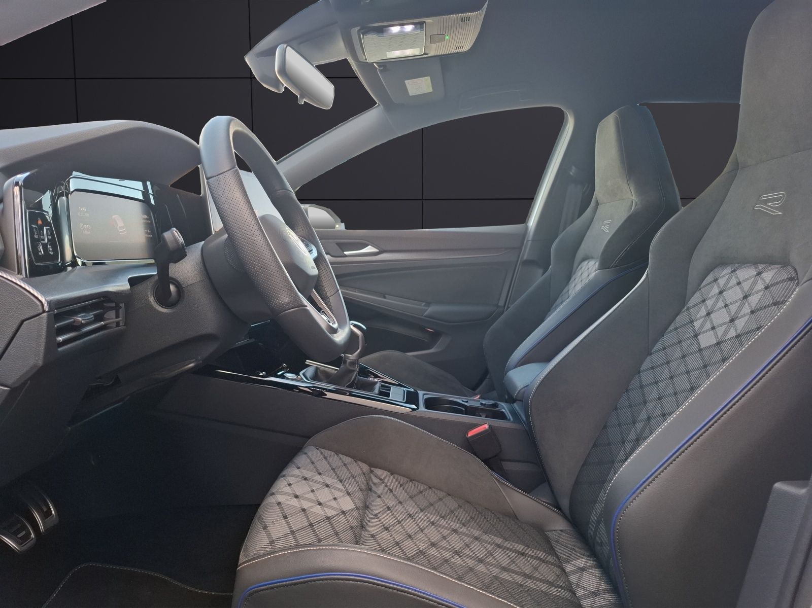 Fahrzeugabbildung Volkswagen Golf VIII TSI R-Line Standhzg. LEDplus APP H&K A