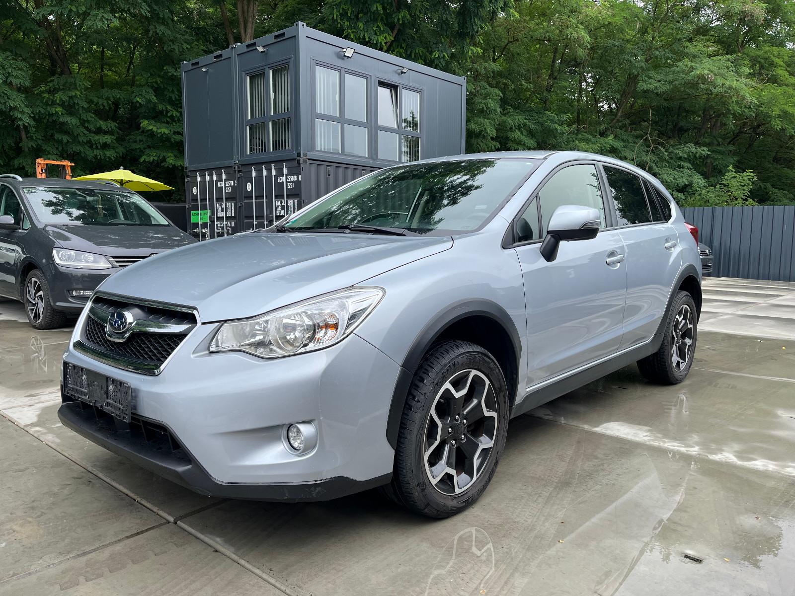 Subaru XV 2014 — rear view