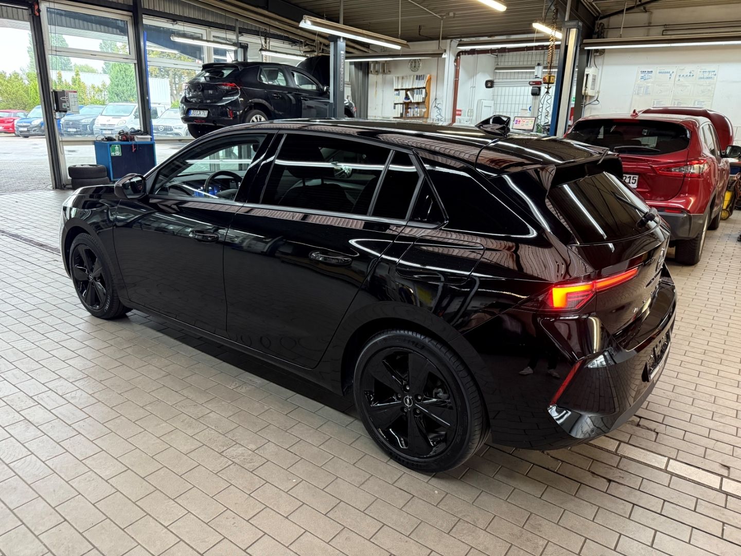 Fahrzeugabbildung Opel Astra 1.6 Turbo Edition Plug-in-Hybrid