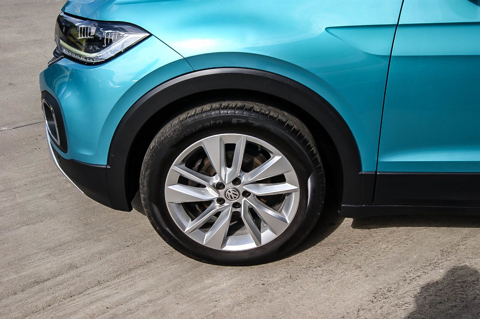 Fahrzeugabbildung Volkswagen T-Cross HIGHLINE 1.0 TSI NAVI LED VIRTUAL 1.HAND
