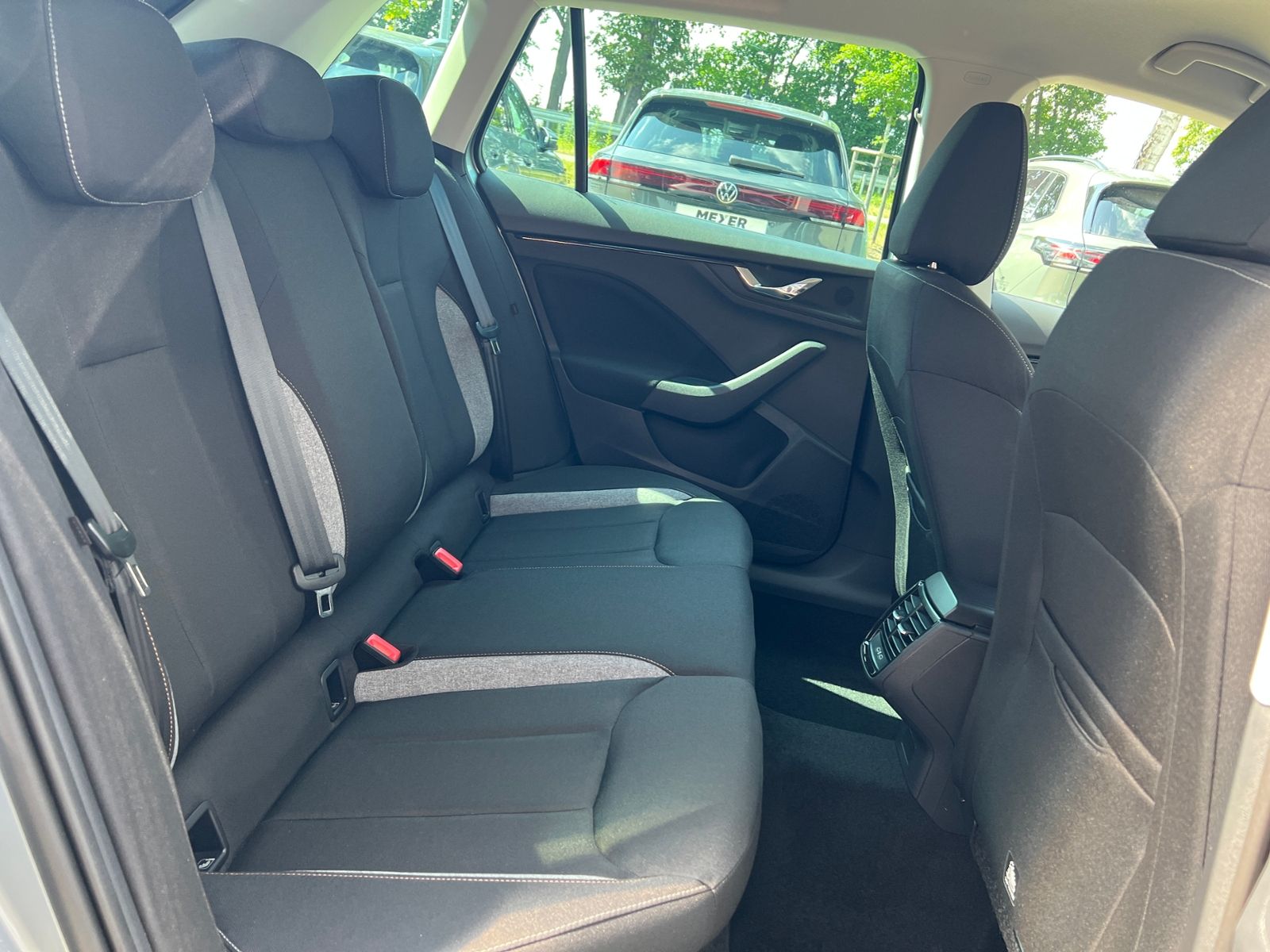 Fahrzeugabbildung SKODA Kamiq Selection 1.0 TSI DSG *AHK, ACC, LED, Kame